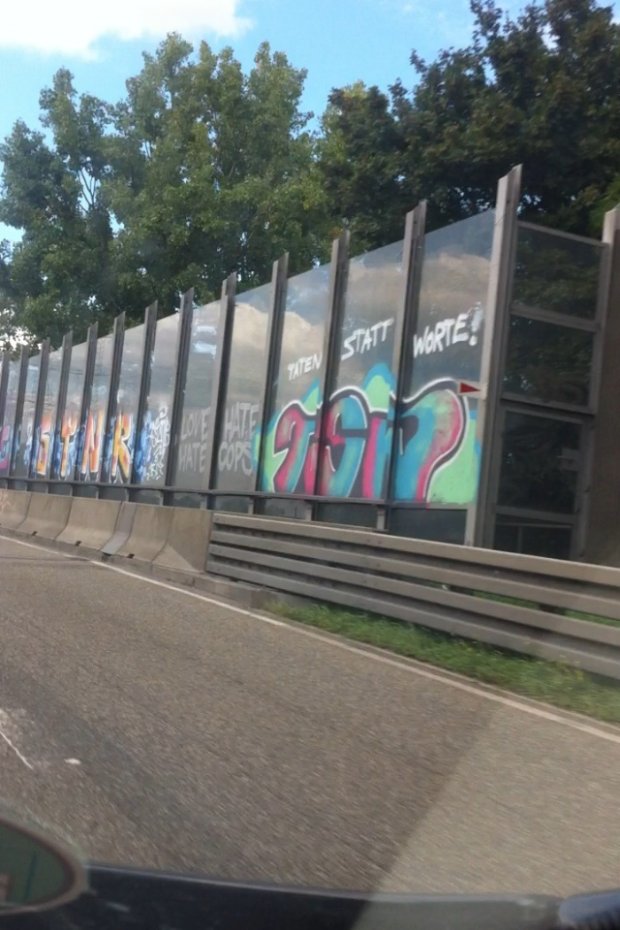 Graffiti Wall - Photo by haze13 - Tsw