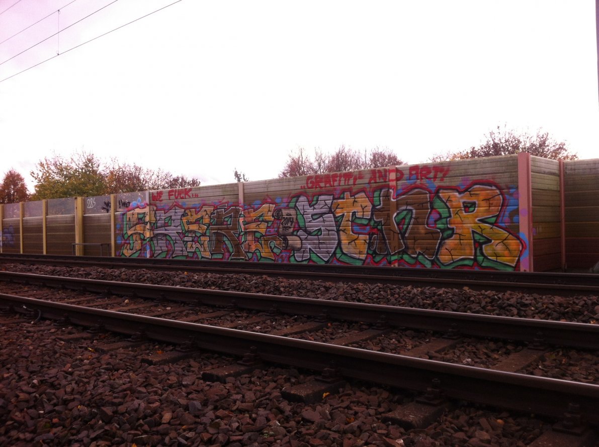 Graffiti Wall - Photo by haze13 - Frere, stoner (2014)