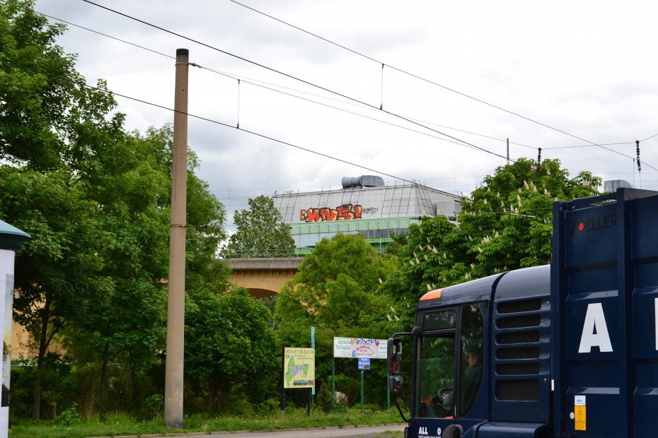 Graffiti Bombing - Photo by headbutters (2013)