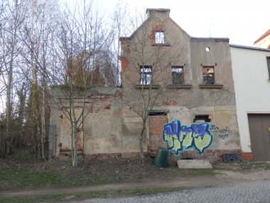 Graffiti Wall in Leipzig - Photo by headbutters - KNS (2013)