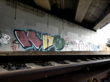 Graffiti Bombing in Schkeuditz - Photo by headbutters - KNS (2013)