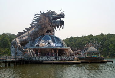 Graffiti Bombing in Hué - Photo by heaks65 - 65ERS, Vietnam, Silver (2018)