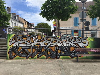 Graffiti Wall in France - Photo by heaks65 - 65ERS, tarbes, heaks65 (2019)