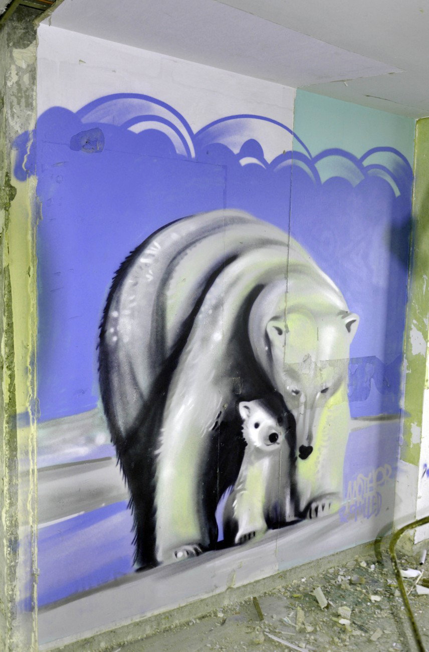 Graffiti Wall - Photo by hedley