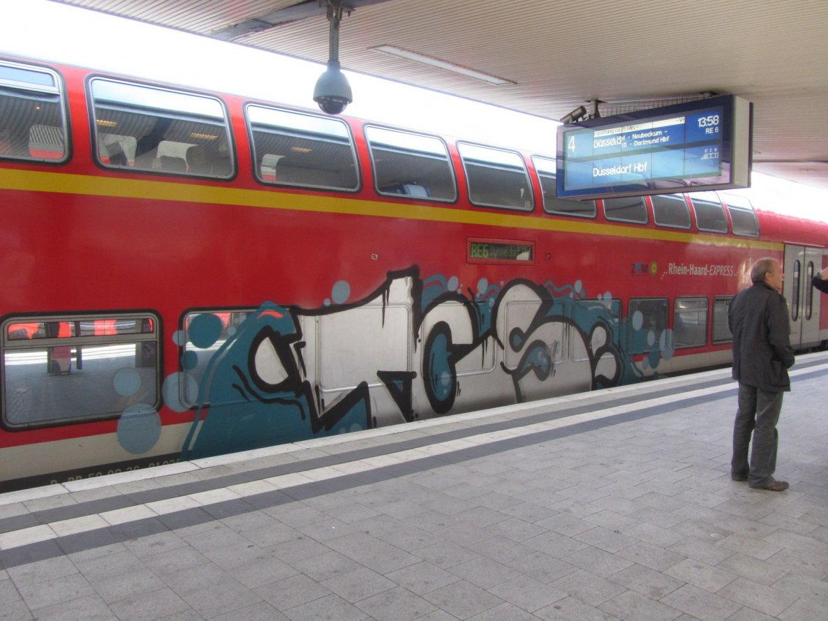 Graffiti Train - Photo by heisenberch