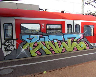 Graffiti Train - Photo by heisenberch - hate, netz, sct
