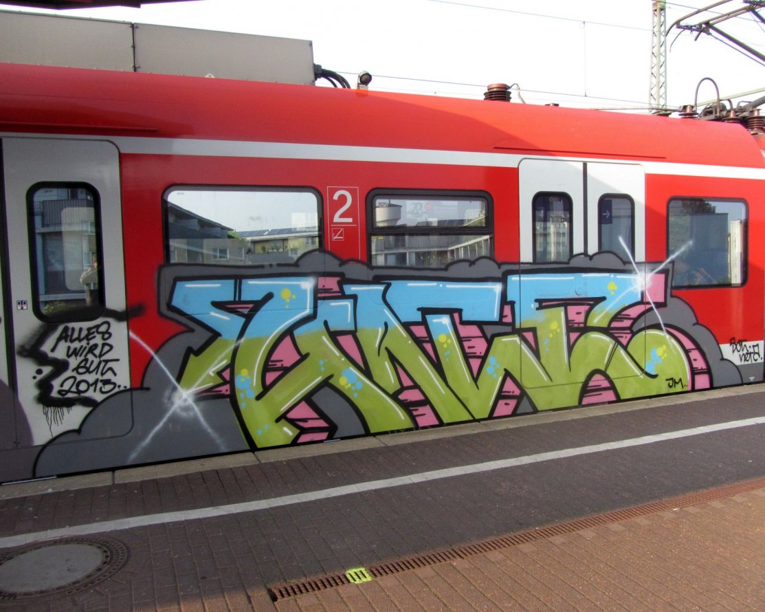 Graffiti Train - Photo by heisenberch - hate, netz, sct