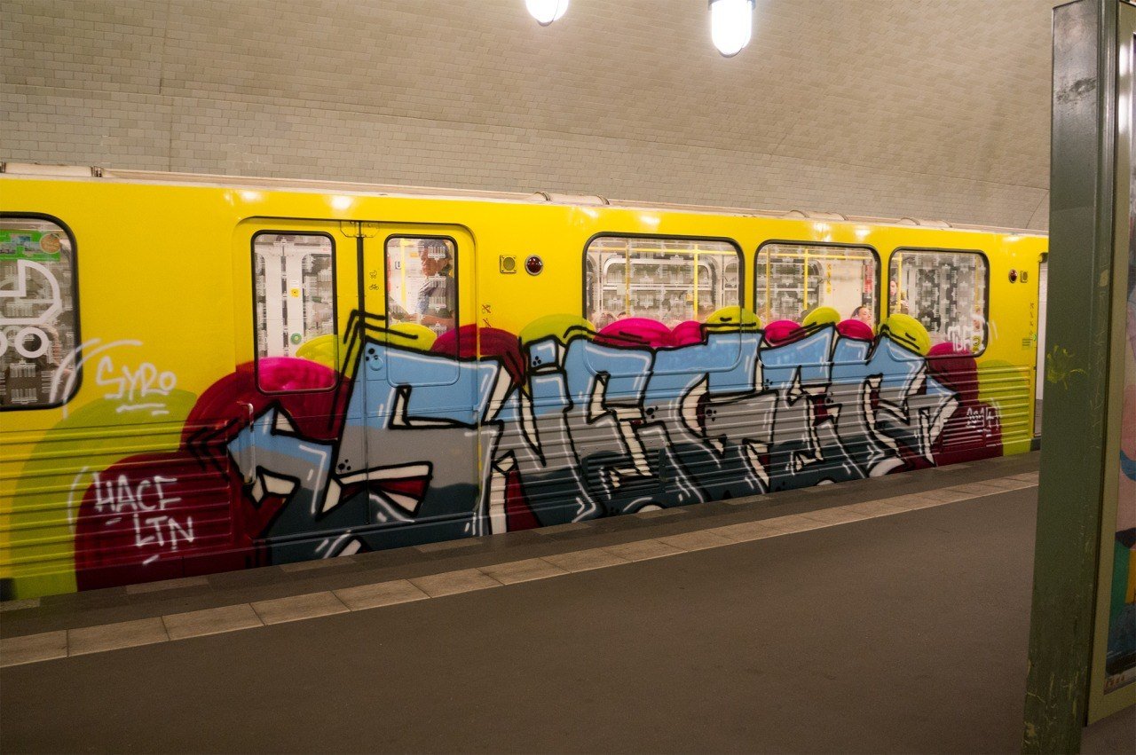 Graffiti Train - Photo by heisenberch - sieger, hacf, ltn