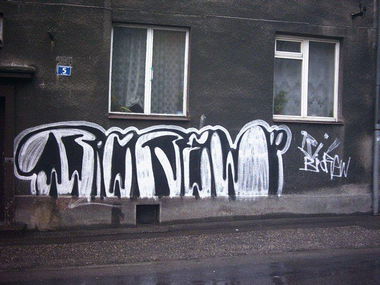 Graffiti Bombing - Photo by hejkumkejkum