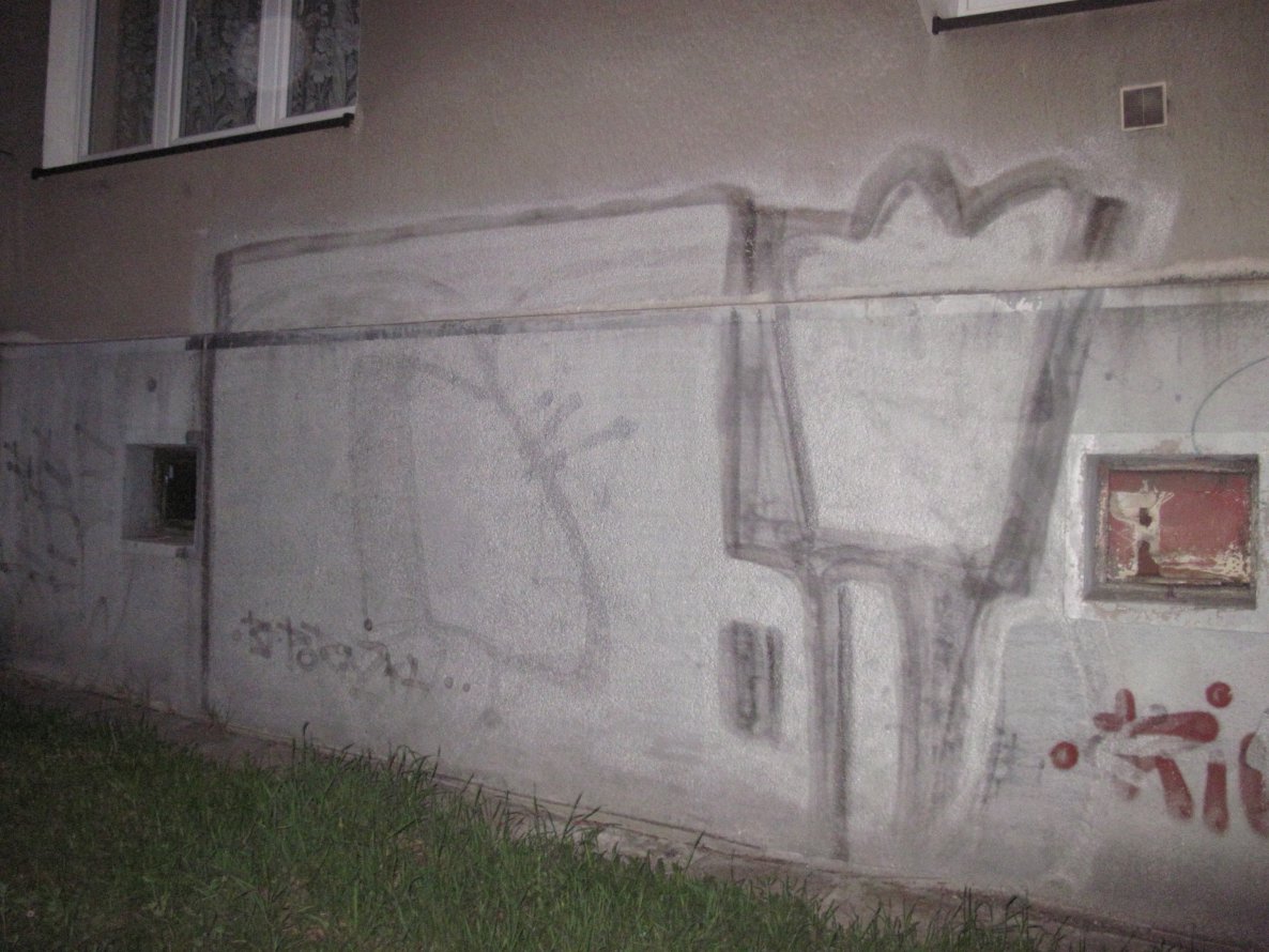 Graffiti Wall - Photo by hejkumkejkum - BI