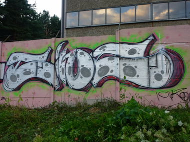 Graffiti Wall - Photo by hejkumkejkum