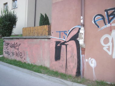 Graffiti Wall - Photo by hejkumkejkum - bicrew, cilz (2014)