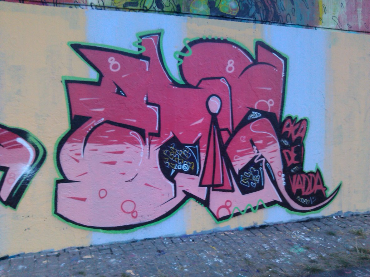 Graffiti Wall - Photo by heka - amig, heka, thai (2013)