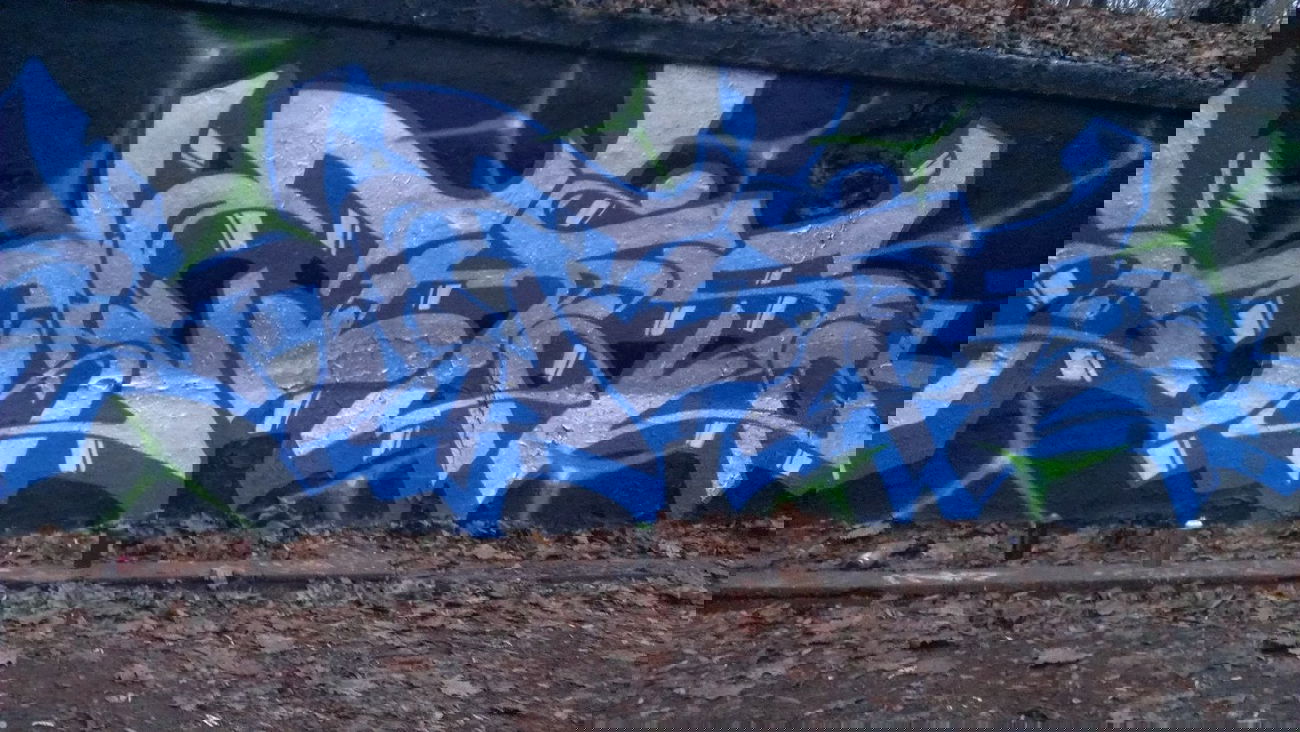 Graffiti Wall - Photo by heks