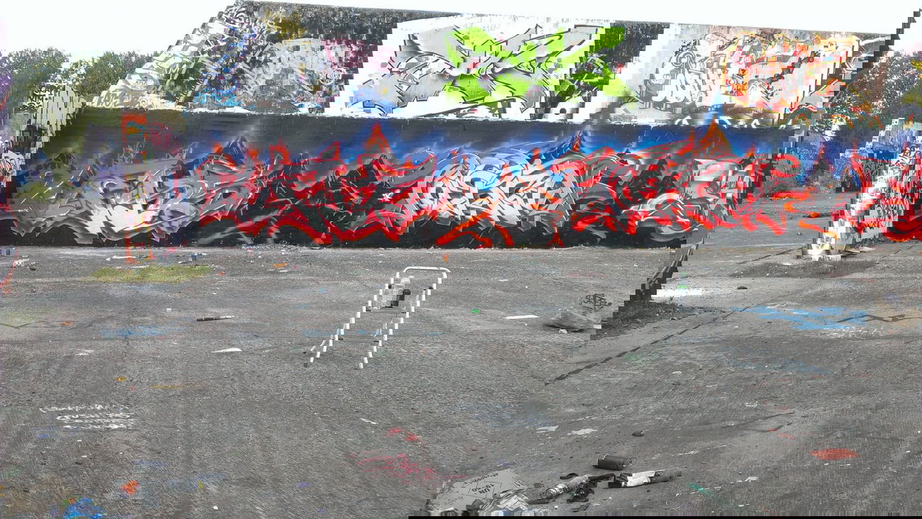 Graffiti Wall - Photo by heks