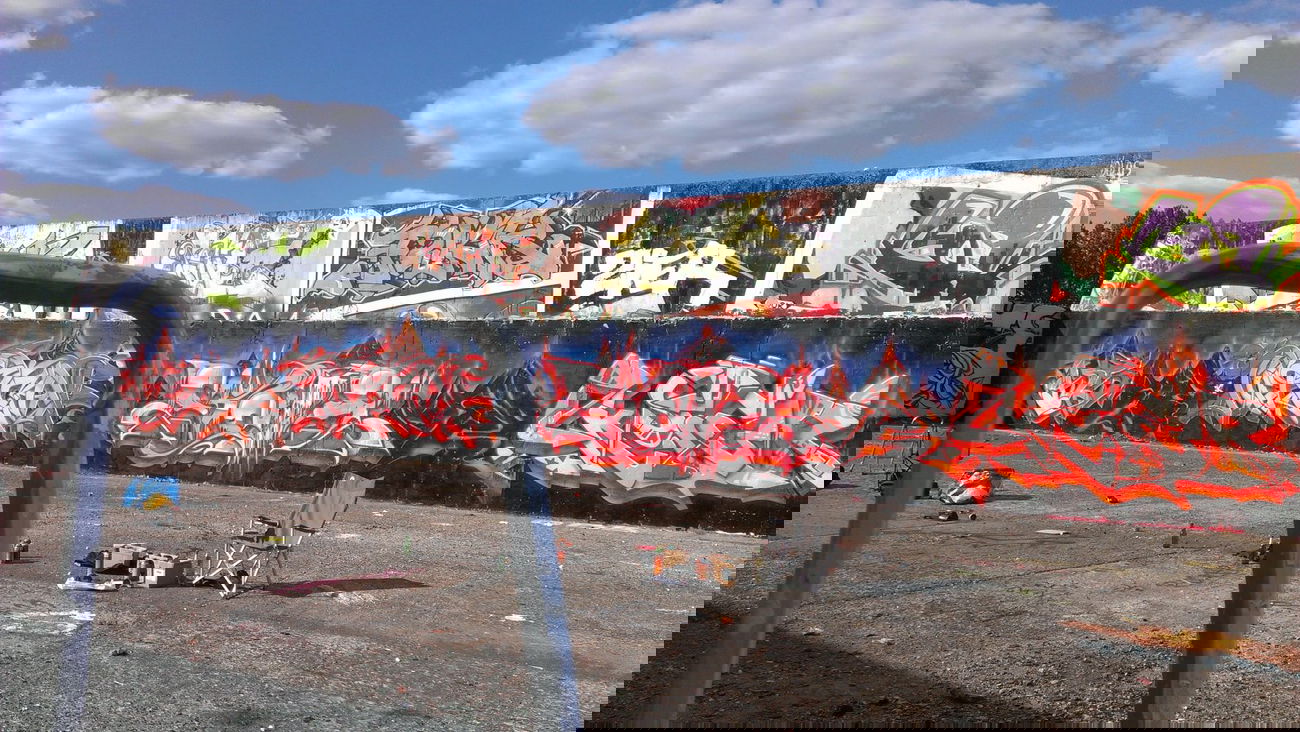 Graffiti Wall - Photo by heks - heks, taran, sime