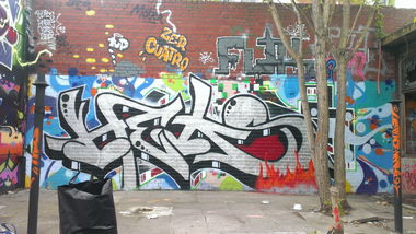 Graffiti Wall - Photo by heks - heks (2014)