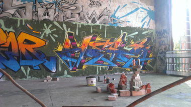 Graffiti Wall - Photo by heks