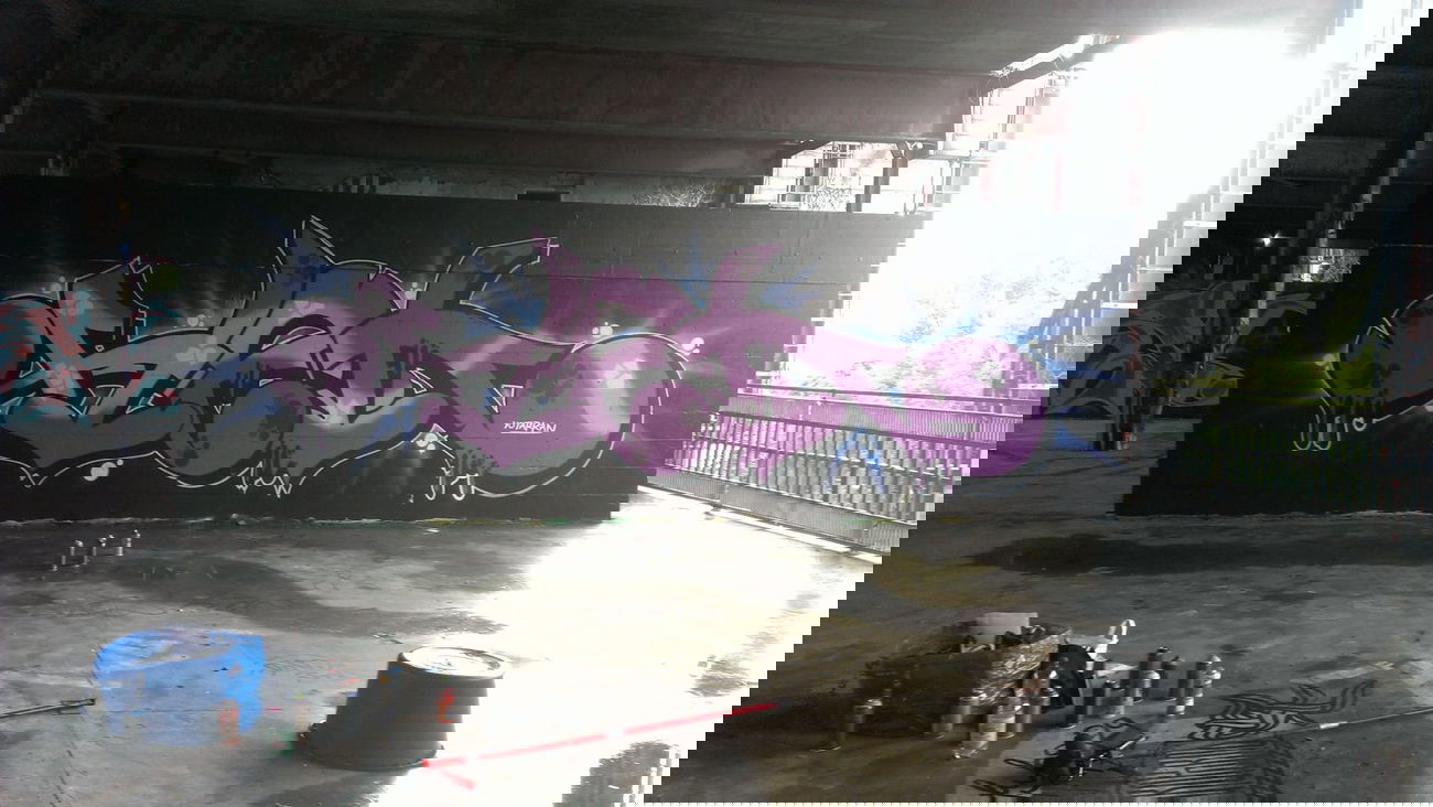 Graffiti Wall in Berlin - Photo by heks - heks (2014)