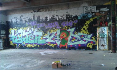 Graffiti Wall - Photo by heks - heks (2014)