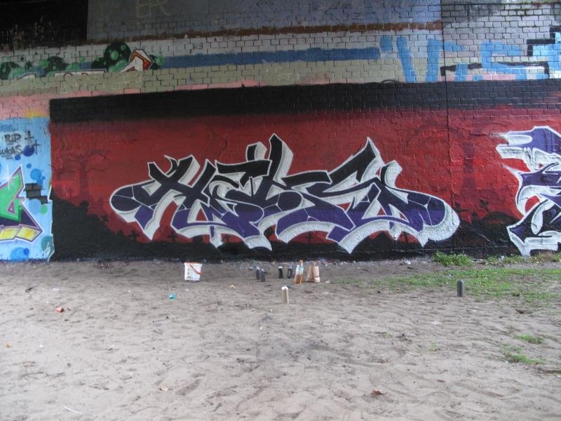 Graffiti Wall - Photo by heks - heks (2013)