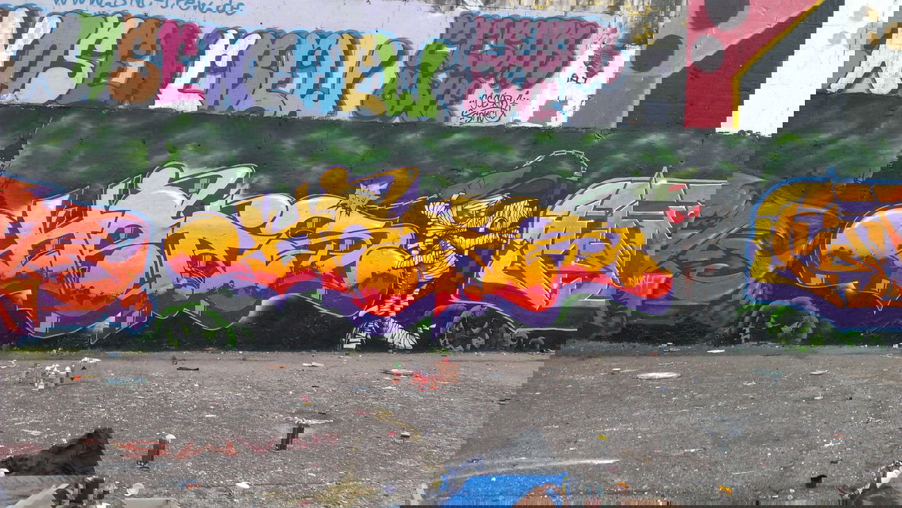Graffiti Wall - Photo by heks - heks (2014)