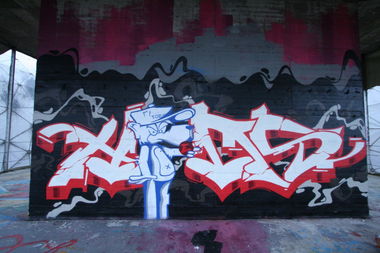 Graffiti Bombing - Photo by heks - heks