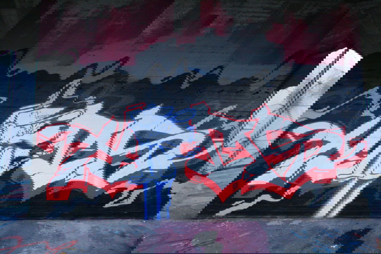 Graffiti Bombing - Photo by heks - heks