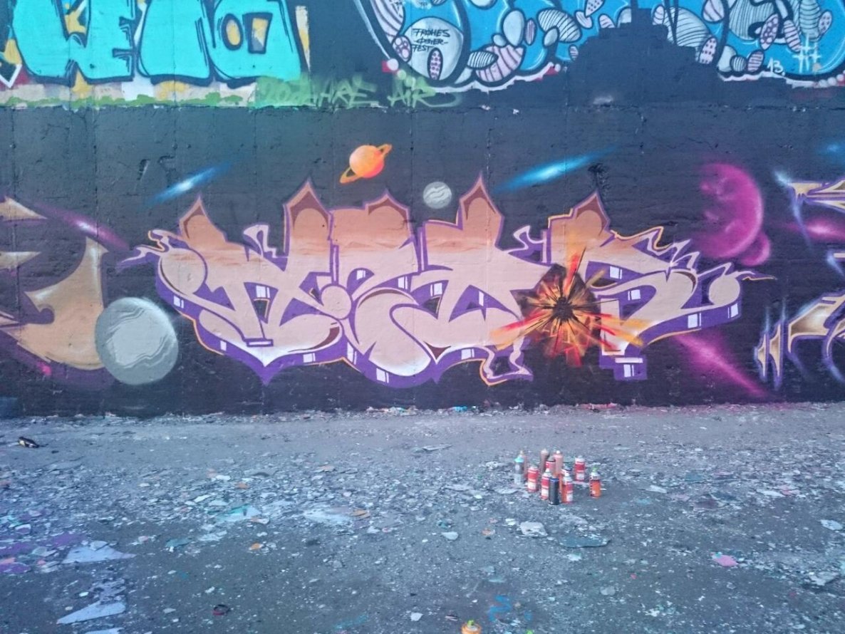 Graffiti Wall - Photo by heks - heks