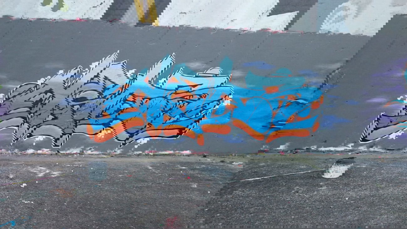 Graffiti Wall in Berlin  - Photo by heks - heks