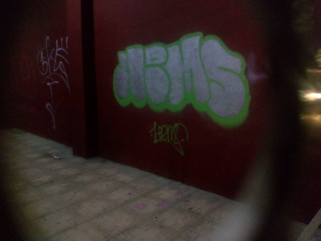 Graffiti Bombing - Photo by hemsone - Hems, Madrid