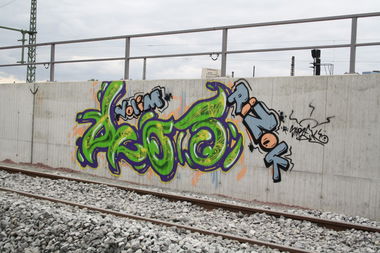 Graffiti Bombing in Leipzig - Photo by hermanos