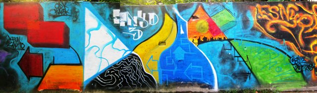 Graffiti Street Art in Palembang - Photo by hf_sqak - Hf, Sqak, Esnyotigo (2012)