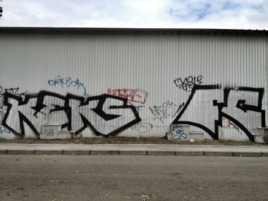 Graffiti Bombing in Brno - Photo by hi94 - Keks, fc (2013)