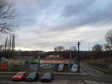 Graffiti Bombing in Prague - Photo by hi94 - crew, crew (2013)