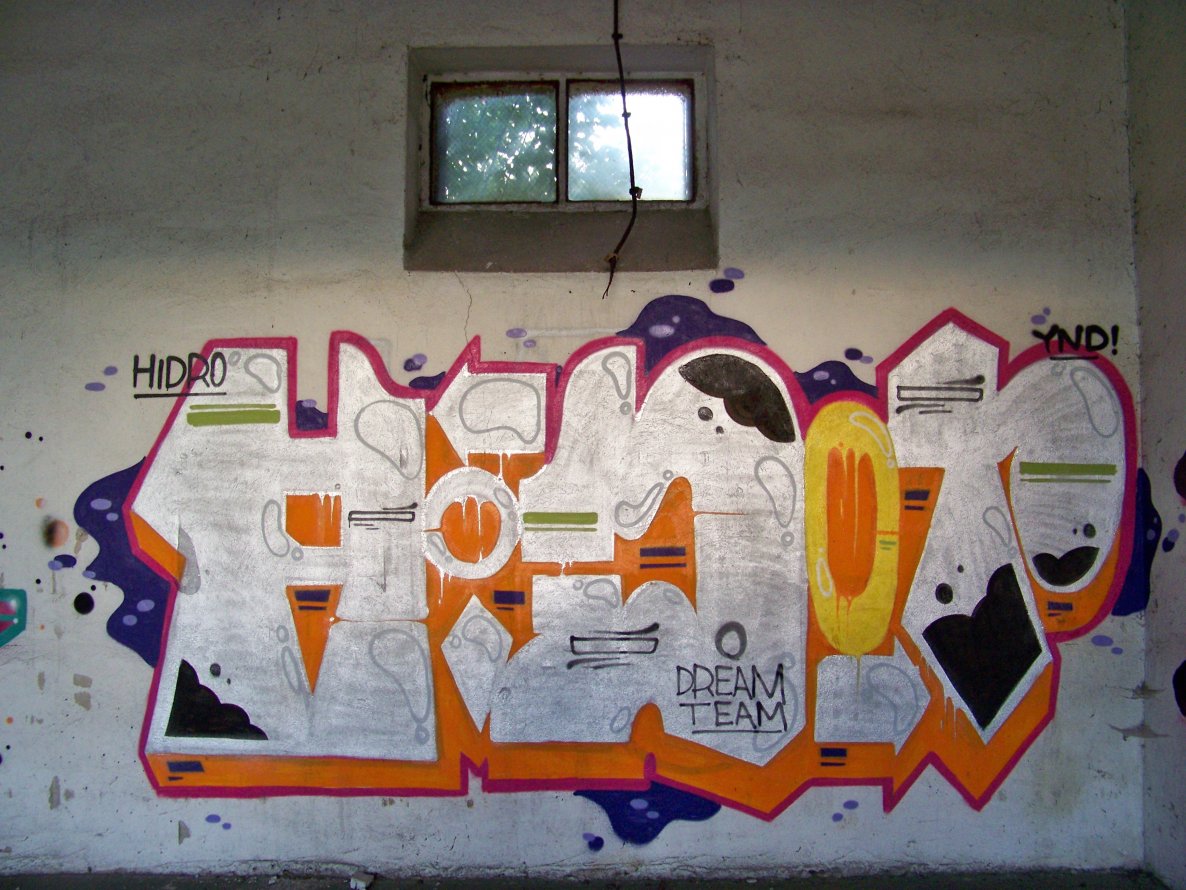 Graffiti Wall - Photo by hidro - hidor (2014)