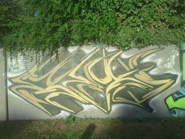 Graffiti Wall in Basel - Photo by highbutskilled - basel, switzerland (2013)