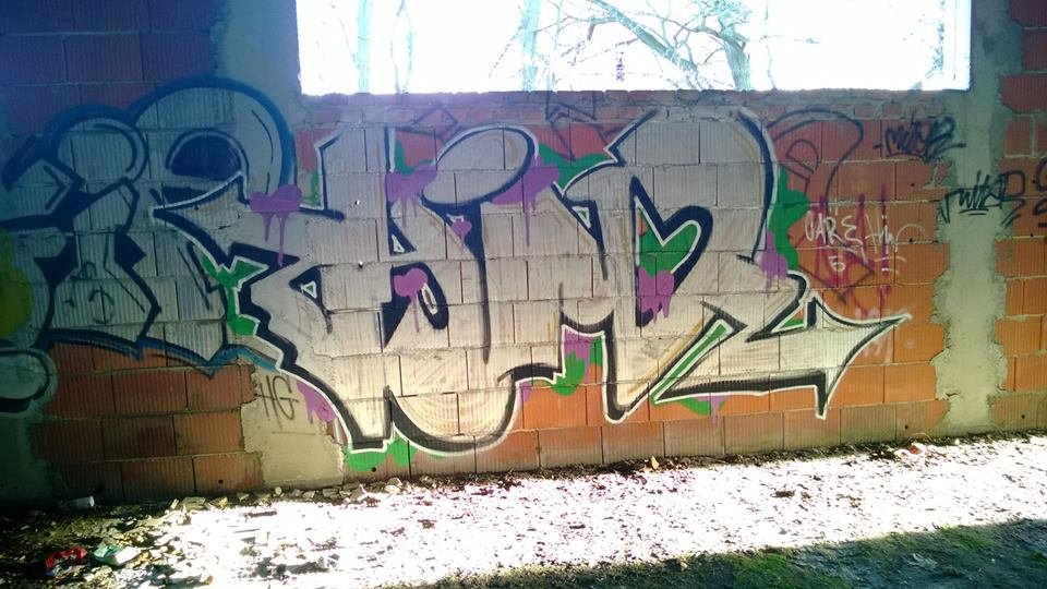 Graffiti Wall - Photo by hiv - Care, x, HiV (2013)