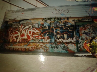 Graffiti Wall - Photo by honigfresser - KAOT, TIER