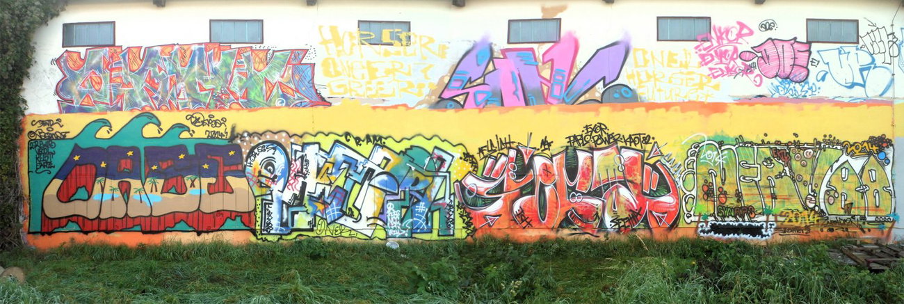 Graffiti Wall - Photo by honigfresser - bend, oner, secma (2014)