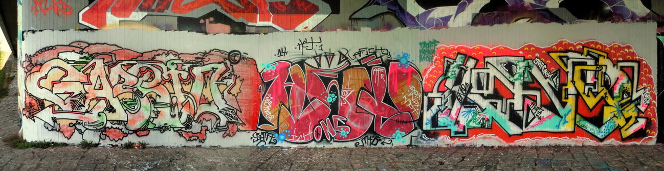 Graffiti Wall - Photo by honigfresser - gabrio, oner, hey (2014)