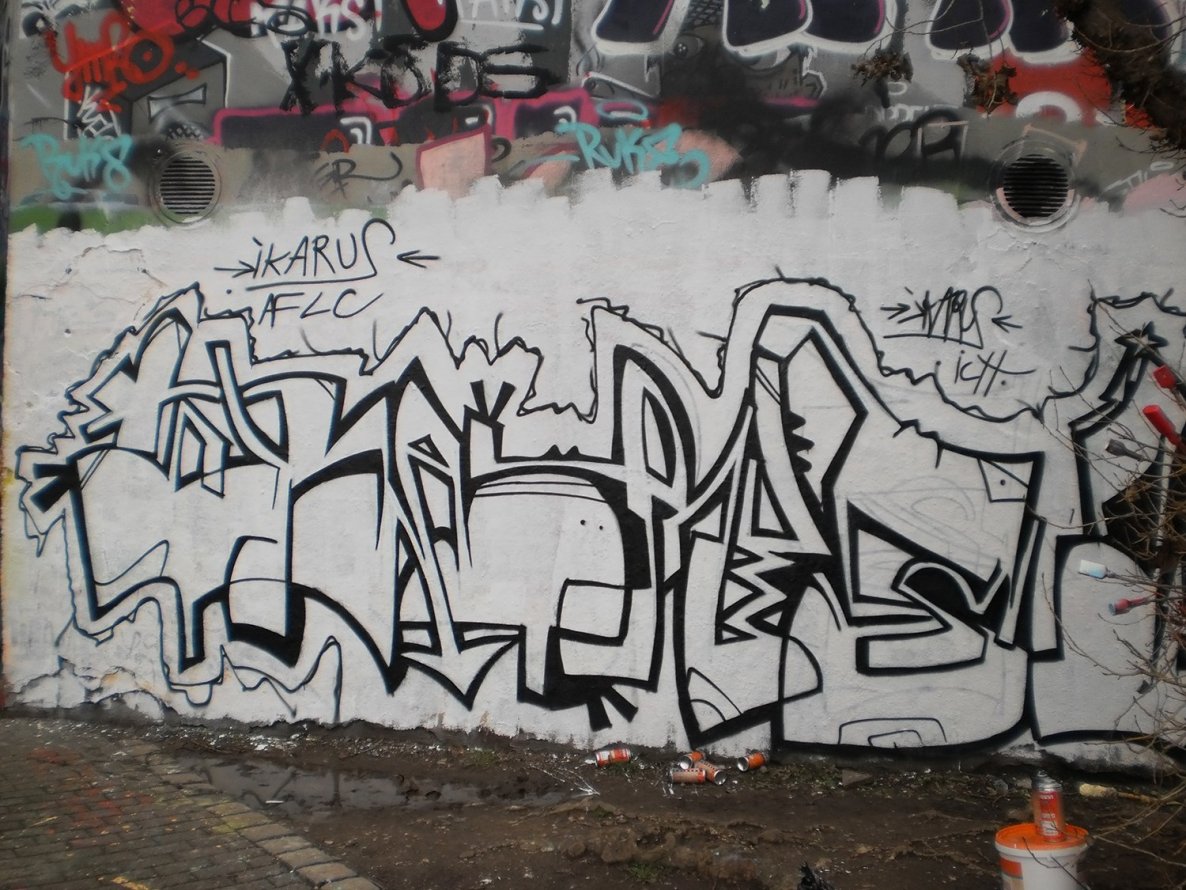 Graffiti Wall - Photo by honigfresser - ikarus (2015)