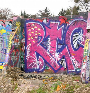 Graffiti Wall - Photo by honigfresser - oner (2014)