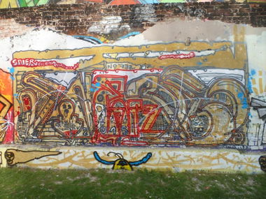 Graffiti Wall - Photo by honigfresser