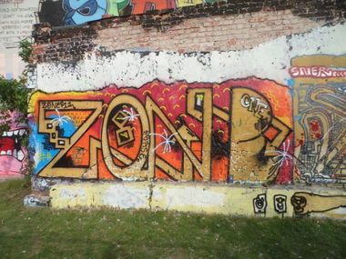 Graffiti Wall - Photo by honigfresser