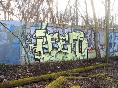 Graffiti Wall - Photo by honigfresser - teer (2015)