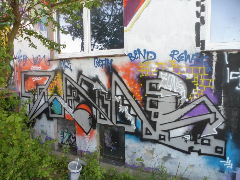 Graffiti Wall - Photo by honigfresser