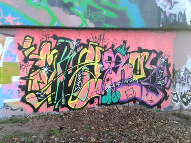 Graffiti Wall - Photo by honigfresser - ikarus (2014)