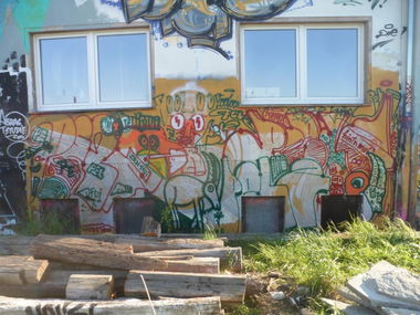 Graffiti Wall - Photo by honigfresser