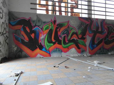 Graffiti Wall - Photo by hoodflows73
